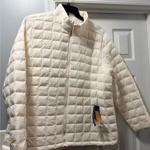 The North Face 2x White Quilted Thermoball Jacket